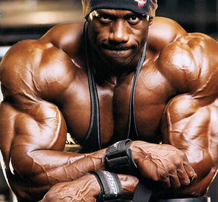 Anadrol-bodybuilder-immense-muscles-mass